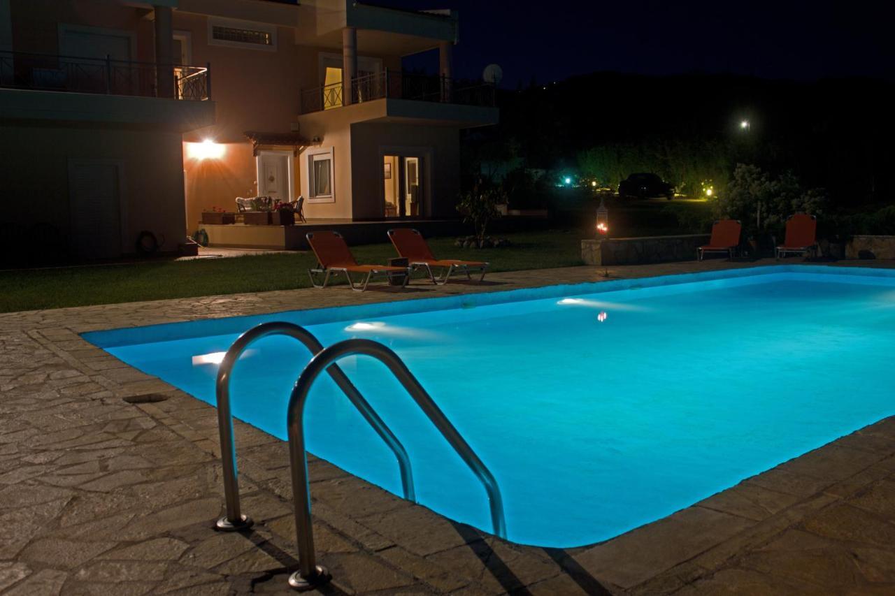Agioi Apostoloi  Brina'S Luxury Apartments מראה חיצוני תמונה